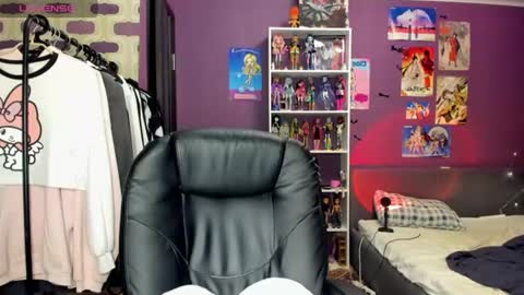 kira online show from July 28, 8:52 pm