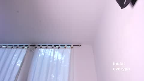 Snapshot of sweet_poetry chatting on June 14, 10:56 pm Ev online show from June 14, 10:56 pm