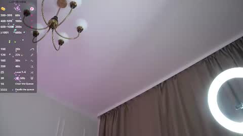Snapshot of sweet_reverie chatting on June 15, 5:15 pm Vanessa online show from June 15, 5:15 pm