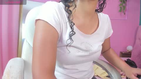 Yeileen online show from March 22, 7:06 pm