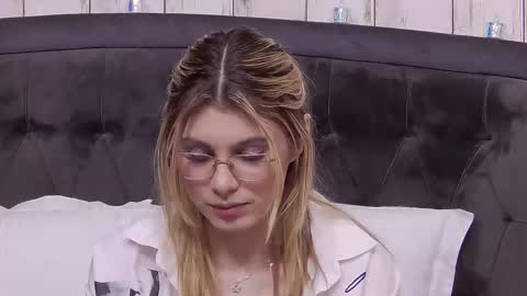 Anisia online show from February 21, 7:31 am