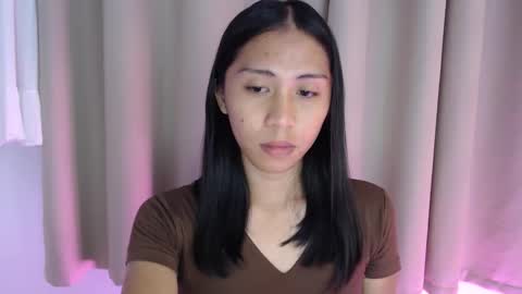 Snapshot of sweetasiancolleen chatting on May 27, 3:42 pm colleen online show from May 27, 3:42 pm