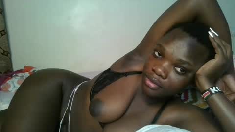Snapshot of sweetassbabe20 chatting on June 21, 2:58 am Sweetass online show from June 21, 2:58 am
