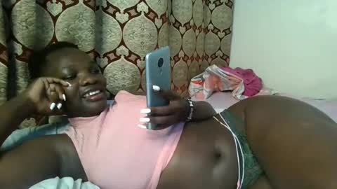 Snapshot of sweetassbabe20 chatting on June 22, 3:25 am Sweetass online show from June 22, 3:25 am
