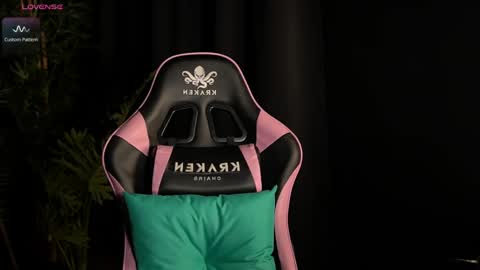 Lina online show from April 27, 5:11 pm