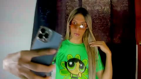 Amelia online show from April 5, 3:20 pm