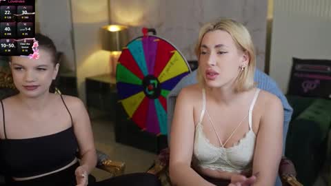 Snapshot of sweetdesiree_ chatting on December 16, 11:15 am Amelia online show from December 16, 11:15 am