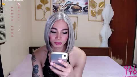 sweetkatniss online show from September 18, 2:35 am