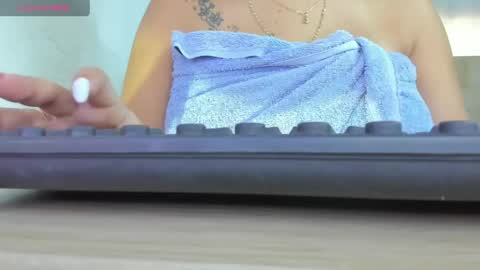 Fabiana online show from April 18, 7:29 pm