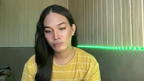 Snapshot of sweetgirl_rhainexxx chatting on May 1, 1:43 am sweetgirl_rhainexxx online show from May 1, 1:43 am