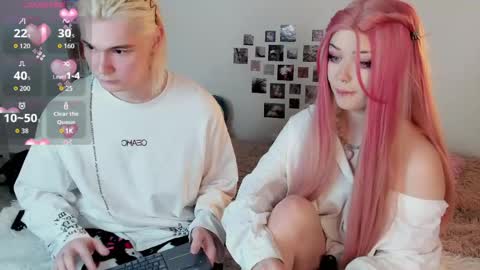 sweethearts_friends online show from May 13, 12:30 am