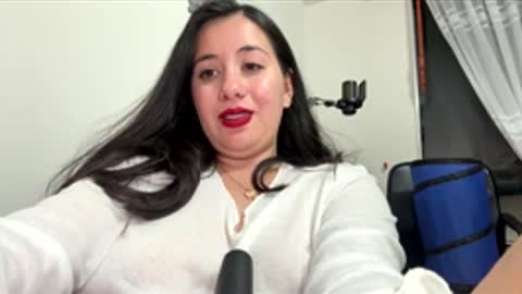 Ana Mara  i cant Make noise My family is here  online show from January 19, 5:00 am