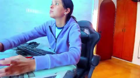 FOXXY online show from August 4, 11:46 am