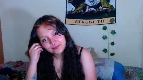 Snapshot of sweetie_maryy chatting on January 18, 9:40 pm Maria my insta sweetie maryy online show from January 18, 9:40 pm