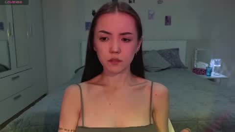 Snapshot of sweetieee_kira chatting on July 4, 5:02 am sweetieee_kira online show from July 4, 5:02 am