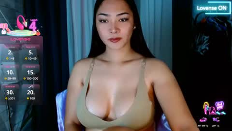 Snapshot of sweetiefox1 chatting on June 16, 12:24 am sweetiefox1 online show from June 16, 12:24 am