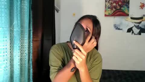 Snapshot of sweetiekimz chatting on March 8, 7:09 pm Rosemarie online show from March 8, 7:09 pm