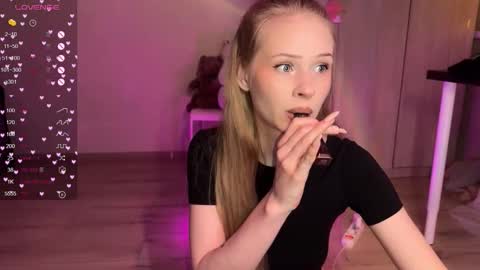 sweetie Lisa3 online show from February 5, 7:18 pm