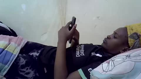 sweetielonglips online show from February 19, 7:15 am