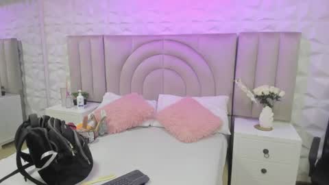 Snapshot of sweetkata_ chatting on July 16, 7:09 pm kata online show from July 16, 7:09 pm