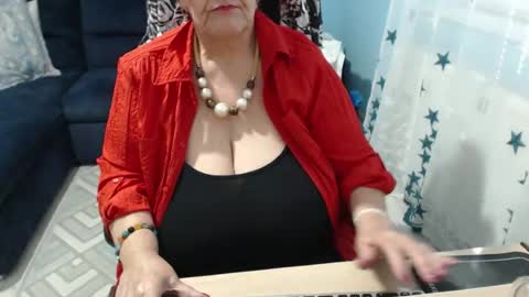 Snapshot of sweetladyrebeka chatting on July 28, 2:13 pm Rebeka online show from July 28, 2:13 pm