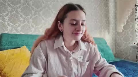 sweetliaison online show from December 15, 7:23 am