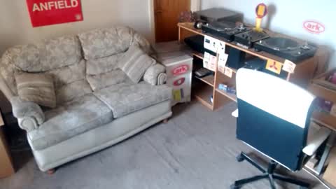 Snapshot of sweetlouise69 chatting on March 28, 10:15 am sweetlouise69 online show from March 28, 10:15 am