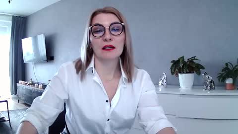 Snapshot of sweetmarthaaa chatting on February 13, 10:55 am sweetmarthaaa online show from February 13, 10:55 am