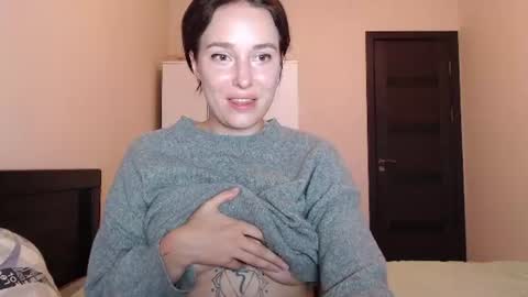 Mia online show from July 29, 3:54 pm