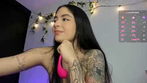 sweetmili133 online show from June 17, 1:23 pm
