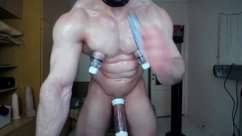 Snapshot of sweetmuscles_boy chatting on June 30, 3:40 am Lorenzo online show from June 30, 3:40 am