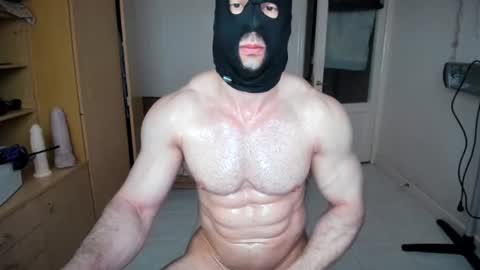 Snapshot of sweetmuscles_boy chatting on July 8, 3:44 am Lorenzo online show from July 8, 3:44 am