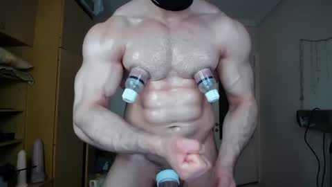 Snapshot of sweetmuscles_boy chatting on July 9, 7:23 am Lorenzo online show from July 9, 7:23 am