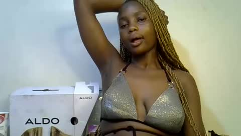 Lilly online show from April 13, 10:37 pm