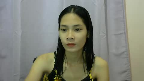 Mia online show from December 19, 9:07 am