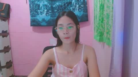 Snapshot of sweetsexygirl20 chatting on June 24, 10:36 am Mia online show from June 24, 10:36 am