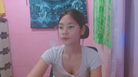 Snapshot of sweetsexygirl20 chatting on June 26, 6:29 am Mia online show from June 26, 6:29 am