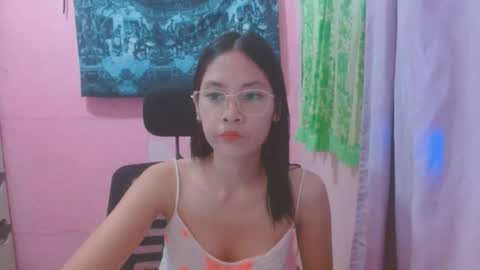 Snapshot of sweetsexygirl20 chatting on June 29, 5:25 am Mia online show from June 29, 5:25 am