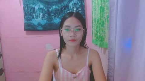 Snapshot of sweetsexygirl20 chatting on June 30, 5:52 am Mia online show from June 30, 5:52 am