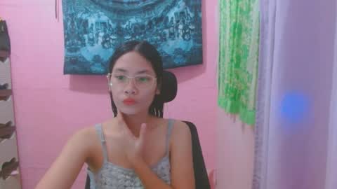 Snapshot of sweetsexygirl20 chatting on July 1, 5:31 am Mia online show from July 1, 5:31 am