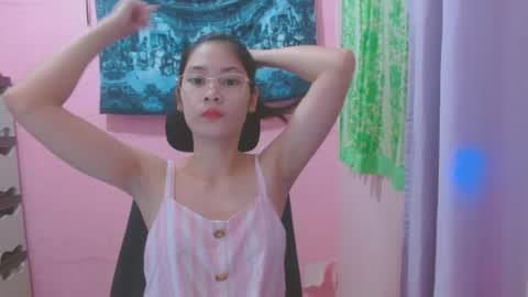 Snapshot of sweetsexygirl20 chatting on July 5, 5:25 am Mia online show from July 5, 5:25 am