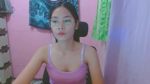 Snapshot of sweetsexygirl20 chatting on July 12, 5:53 am Mia online show from July 12, 5:53 am