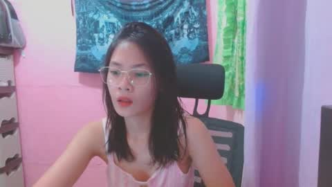 Snapshot of sweetsexygirl20 chatting on July 17, 4:30 am Mia online show from July 17, 4:30 am
