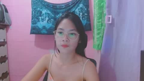 Snapshot of sweetsexygirl20 chatting on July 18, 12:53 pm Mia online show from July 18, 12:53 pm