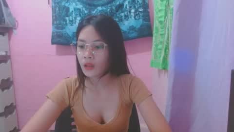 Snapshot of sweetsexygirl20 chatting on July 25, 6:11 am Mia online show from July 25, 6:11 am