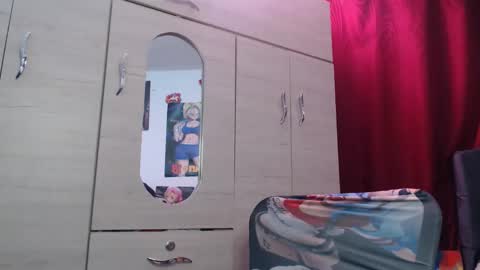 sweett_candy1 online show from March 12, 1:23 am