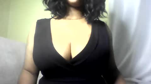 Vee online show from July 4, 8:37 pm