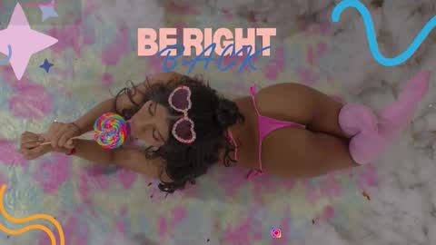 sweetviolet___ online show from March 23, 12:09 pm