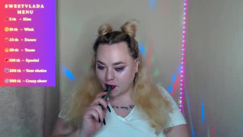 sweetvlada13 online show from April 29, 4:55 pm