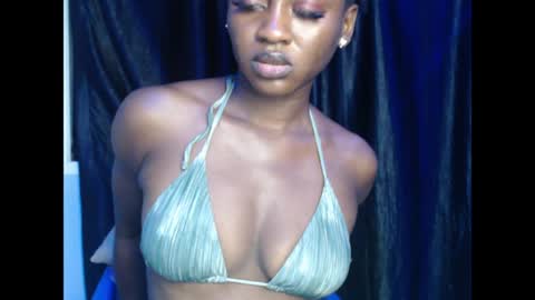 sweetxdesire online show from May 19, 1:56 am